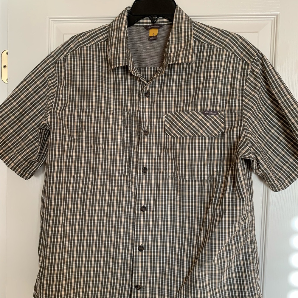 Mens Eddie Bauer, size Large, vented back